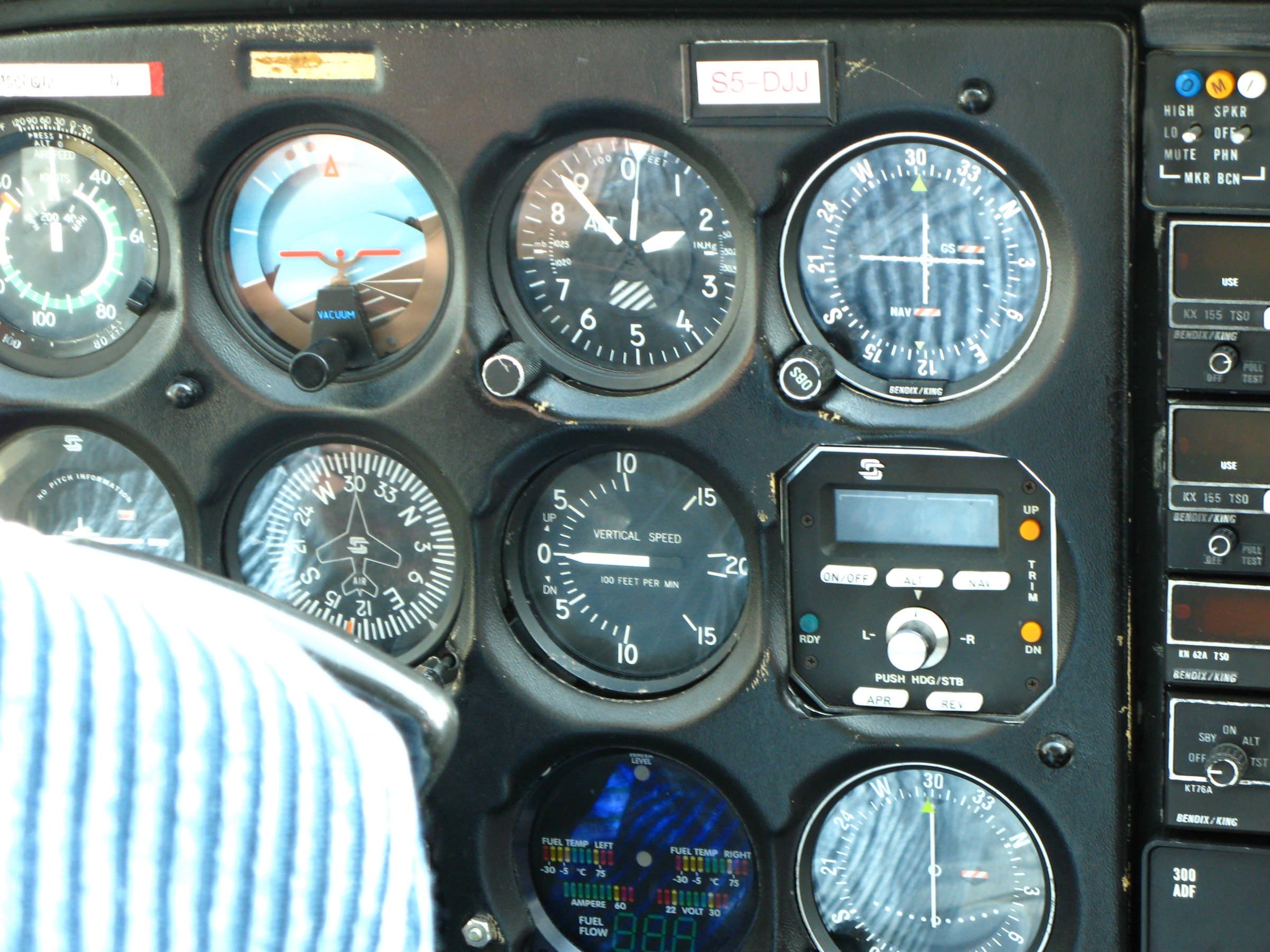 General aviation aircraft hero